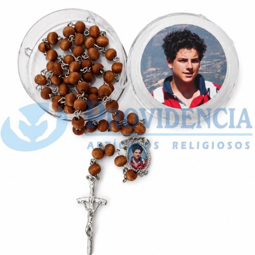 Rosario madera perfumada con caja Carlo Acutis